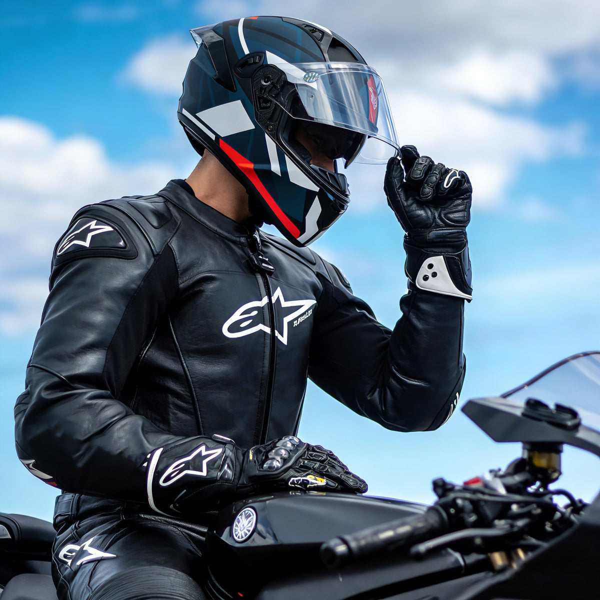 Full Face Dual Visor Motorcycle Helmet J423