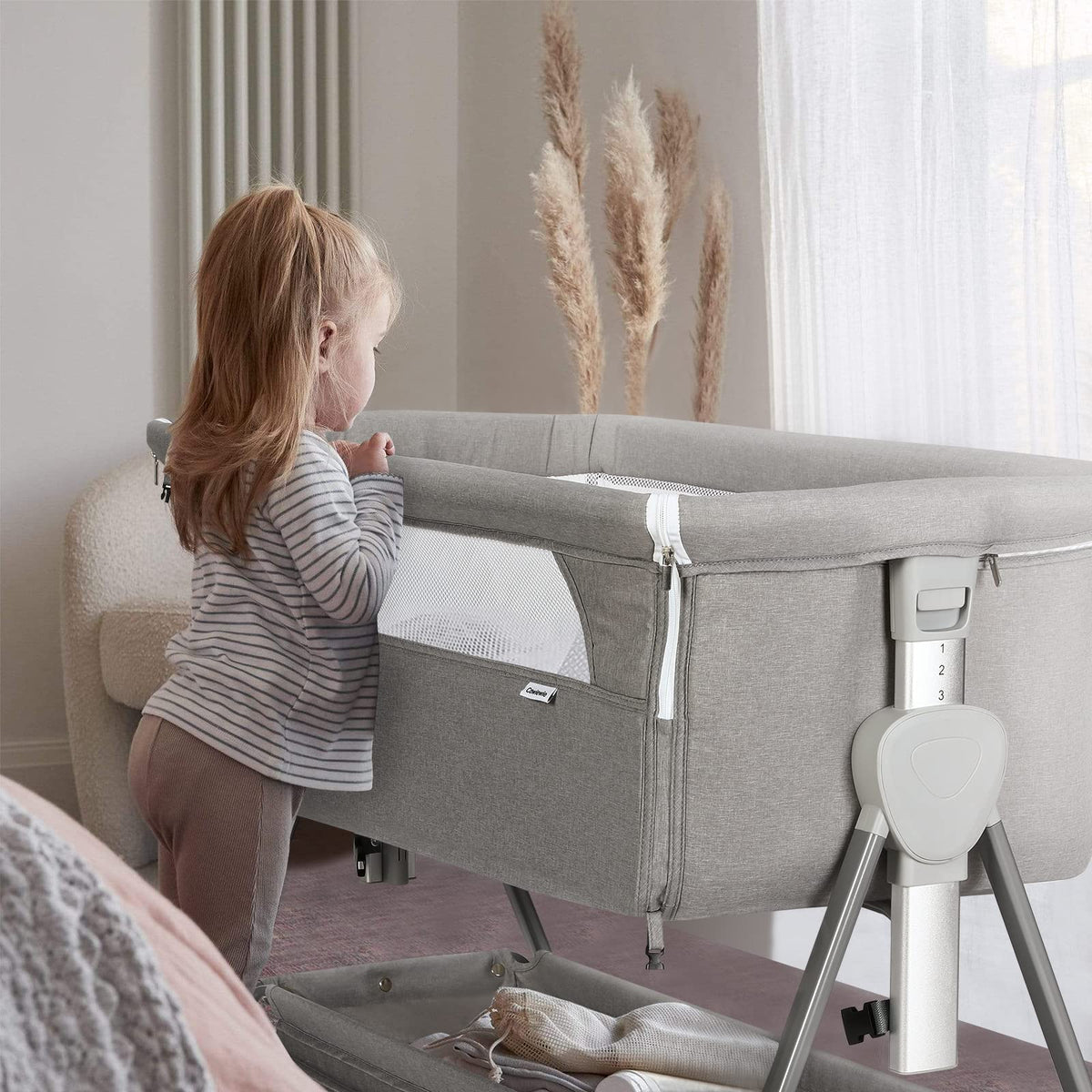 Baby Bassinet with 7 Adjustable Height, Breathable Mesh & Mattress E741