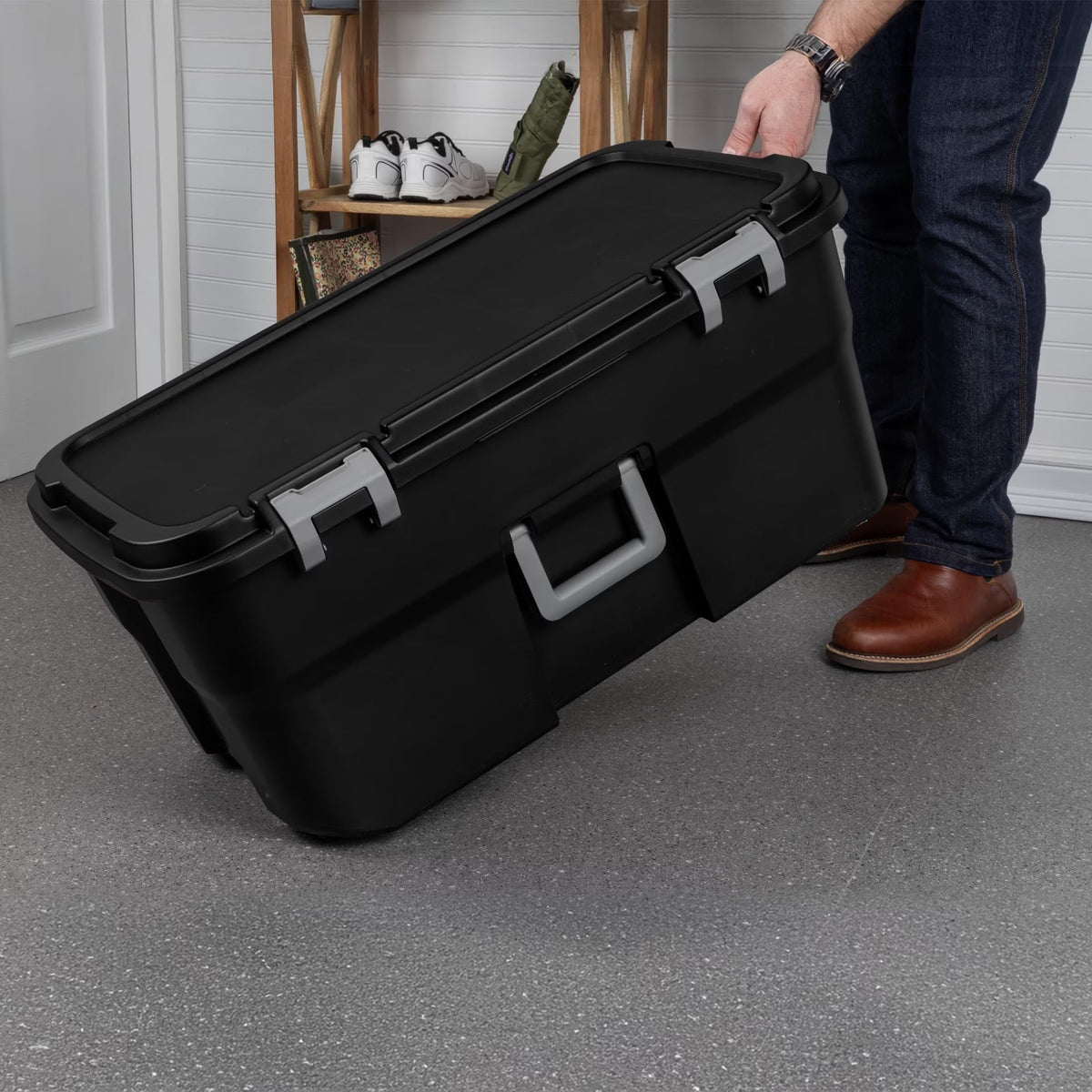 Black 22 Gal Lockable Storage Chest with Wheels V46616