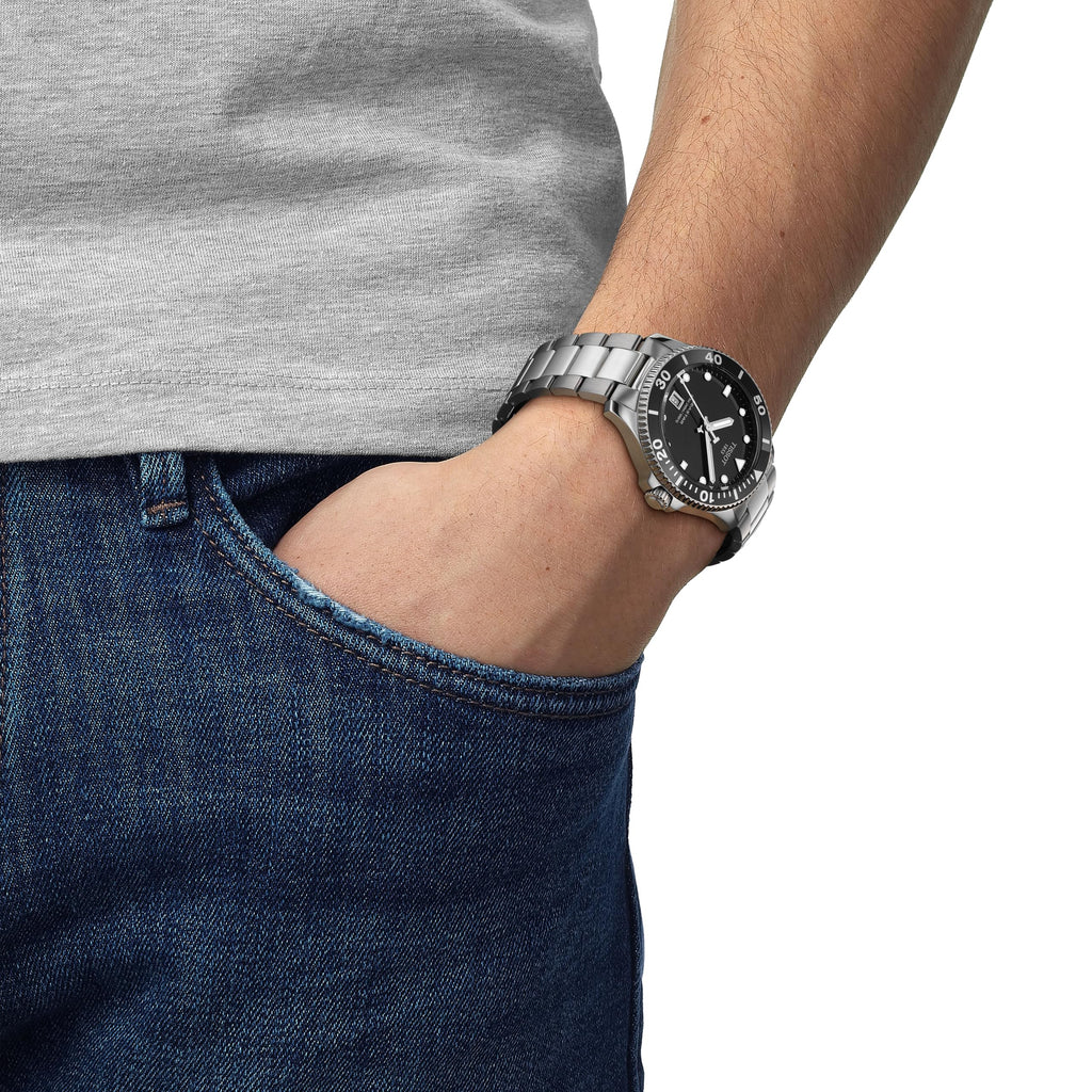 Black 40mm Quartz Watch H67764